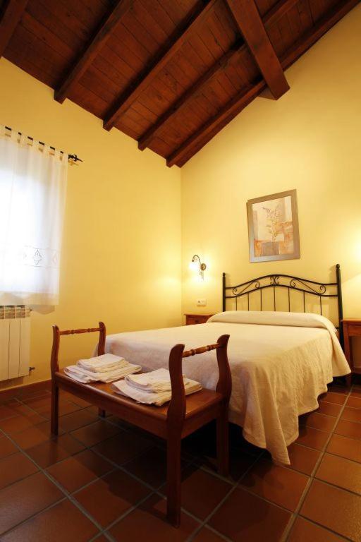 Casa Rural Puerta Del Sol II De 2 Habitaciones Candelario Bagian luar foto