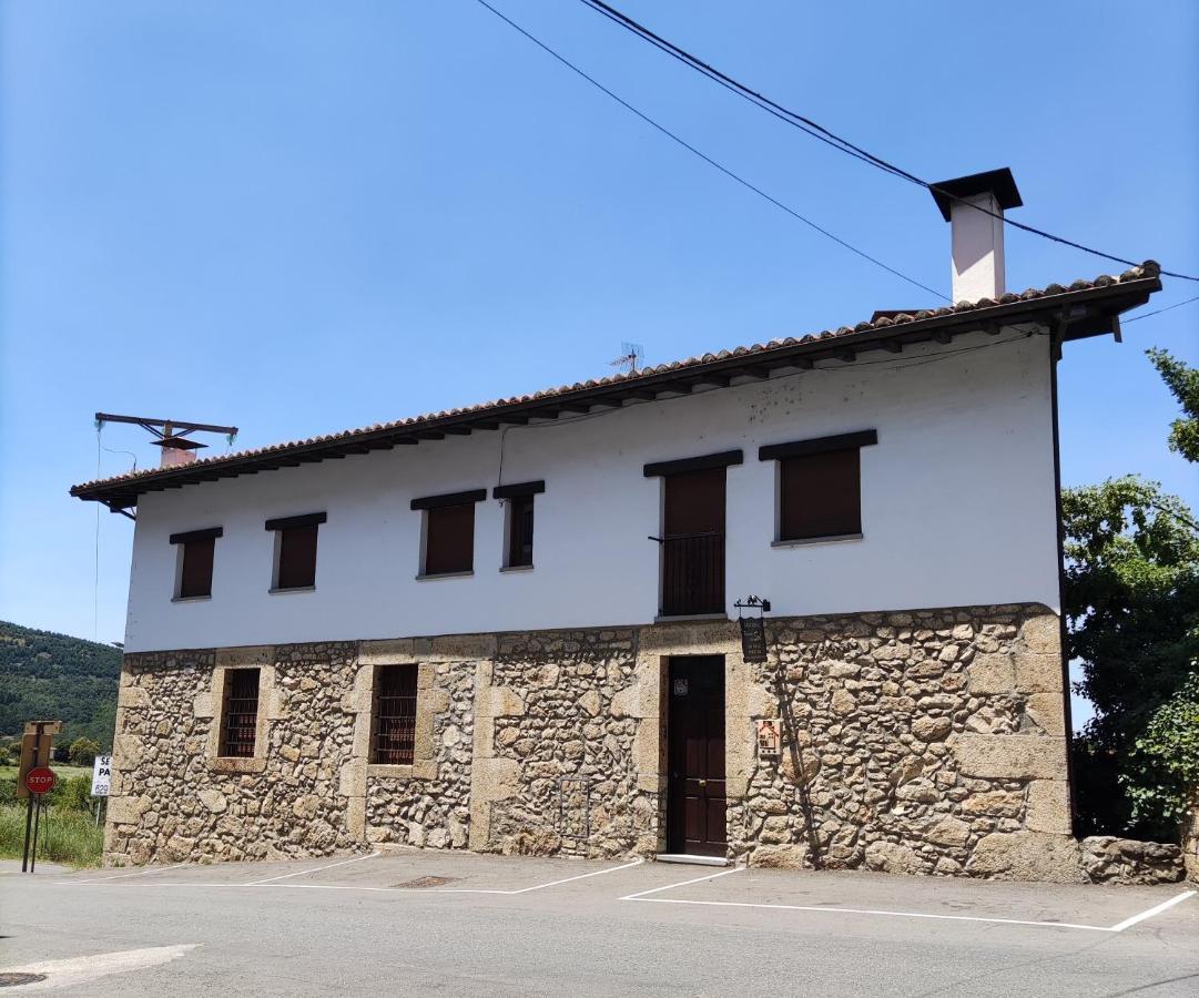 Casa Rural Puerta Del Sol II De 2 Habitaciones Candelario Bagian luar foto
