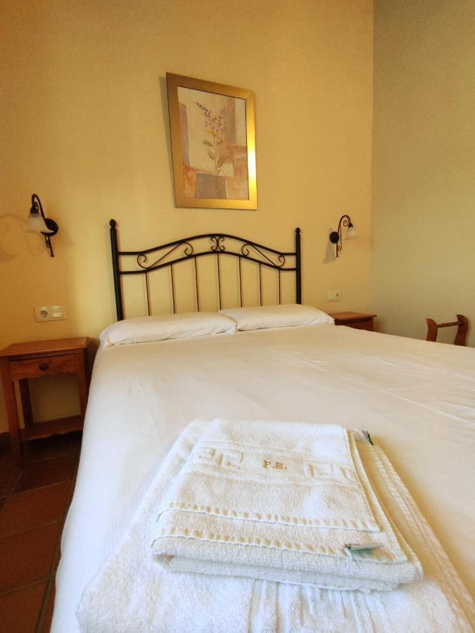 Casa Rural Puerta Del Sol II De 2 Habitaciones Candelario Bagian luar foto
