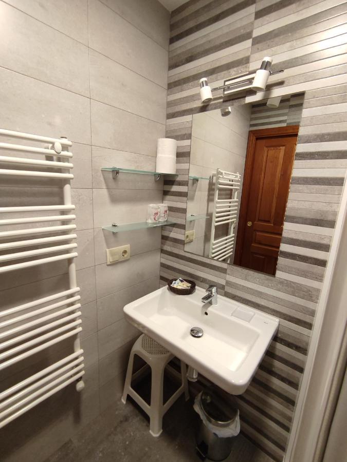 Casa Rural Puerta Del Sol II De 2 Habitaciones Candelario Bagian luar foto